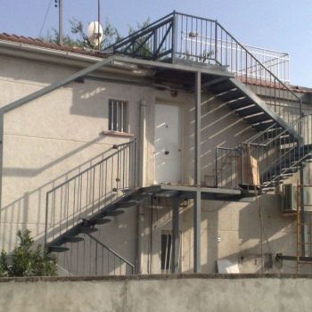 imágenes de escaleras de metal imágenes de escaleras de metal